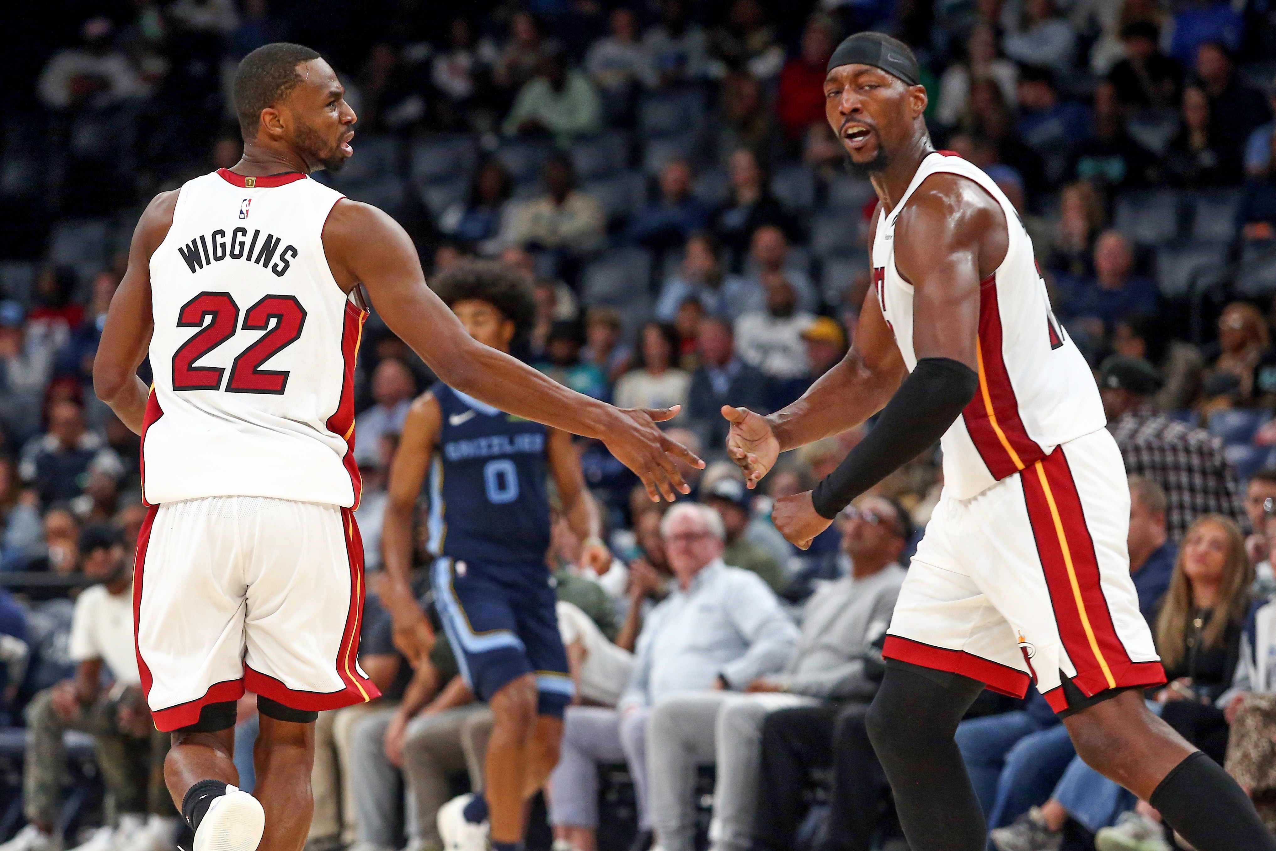 赛事直播-经典团队胜利！热火10人进入轮换&amp;8人有得分入账 其中7人上双！