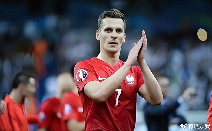 体育资讯-上港刚在超级杯输国安队，穆斯卡特就发声做出重要决定，赢得点赞|上海海港|上港队|郑泽彦|北京国安|左后卫_新浪体育_新浪新闻