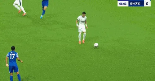 刘诚宇上抢放倒钟浩然，裁判没有任何表示