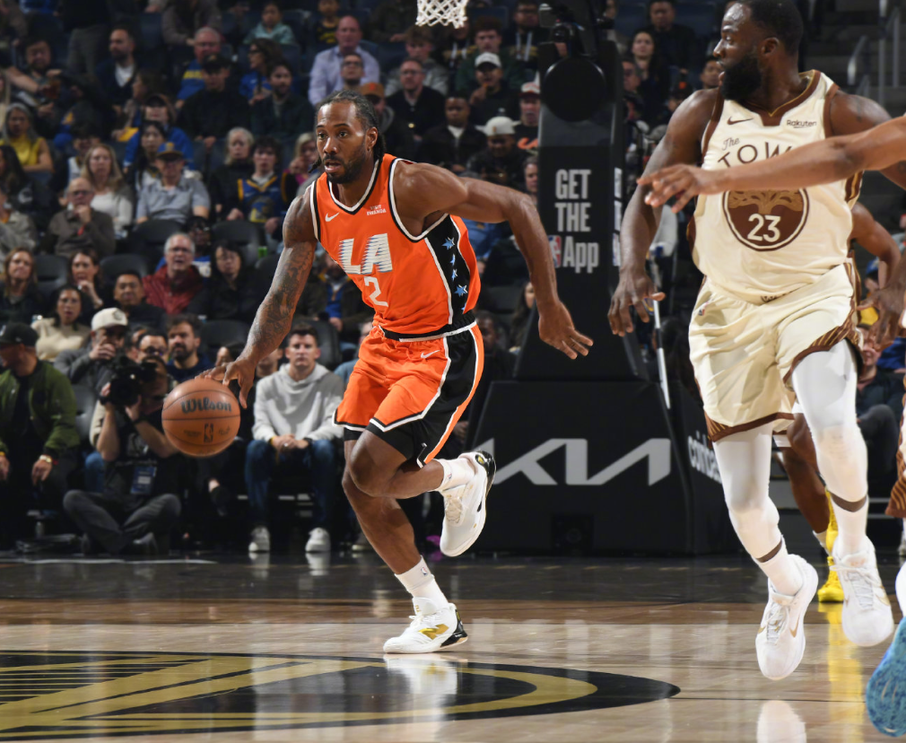 球速体育-加兰首秀12分琼斯12中2，小卡23+8+4+2，快船17分逆转残阵勇士